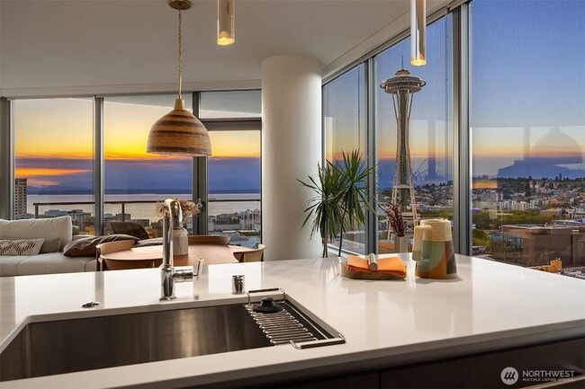 Photo - 2510 6th Ave