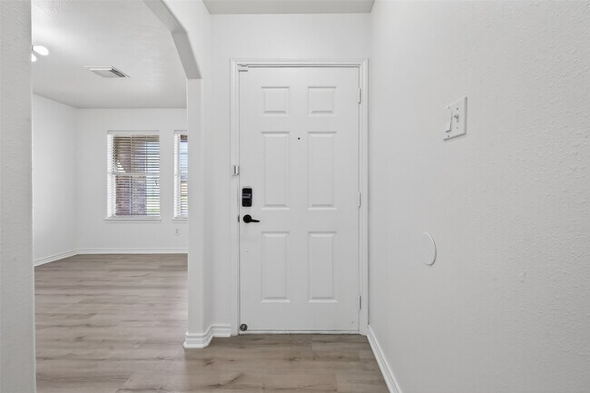 Photo - 9111 Grand Villa Ln