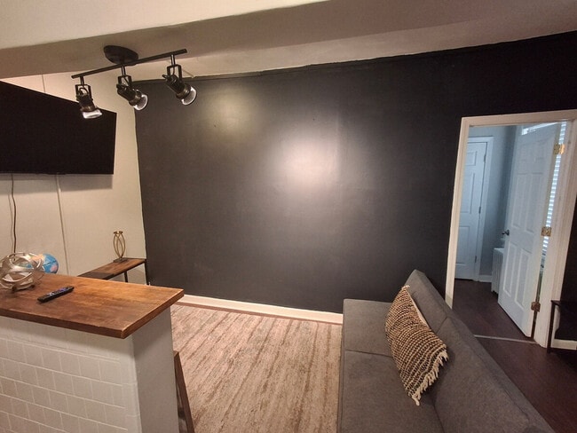 Building Photo - 196 Magnolia St Unit ID1373625P