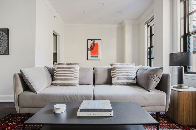 Photo - 200 E Chestnut St Unit FL9-ID1390