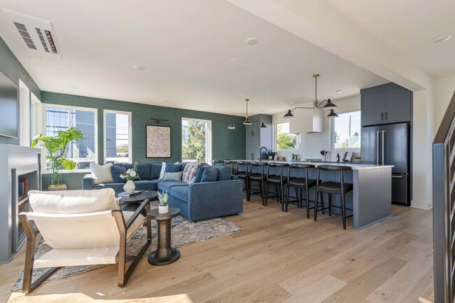 Building Photo - 1117 3rd Ave S Unit ID1321348P