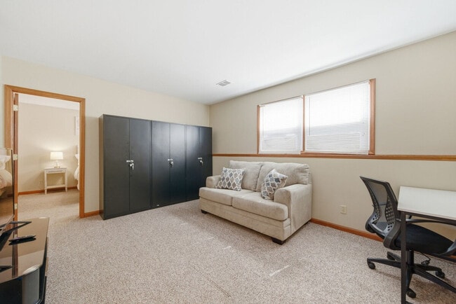 Building Photo - 1212 Johnston Dr Unit SI ID1497748P