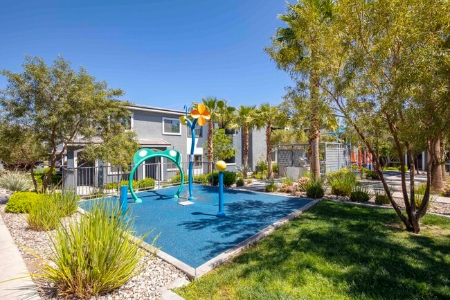 Splash Pad - Dream Apartments