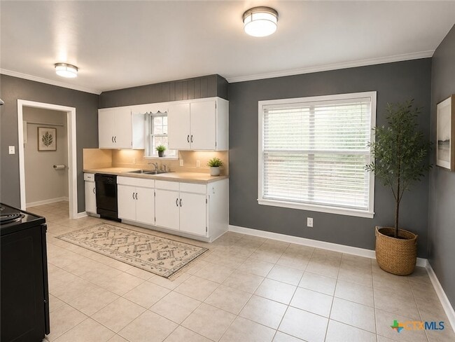 Photo - 511 E Milam St