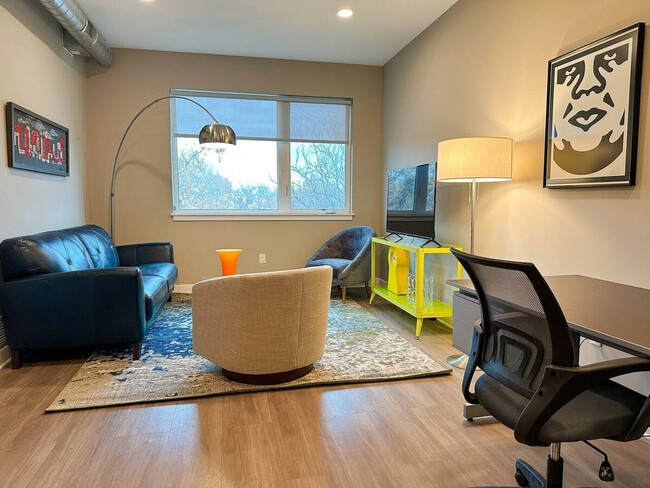 Building Photo - 630 S Goodman St Unit ID1224665P