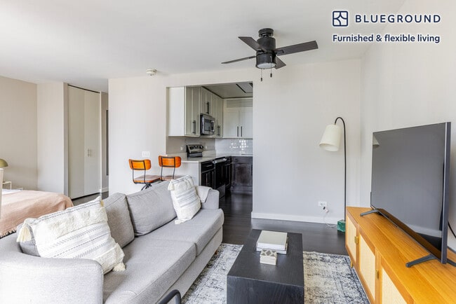 Photo - 77 W Huron St Unit SI FL21-ID1259