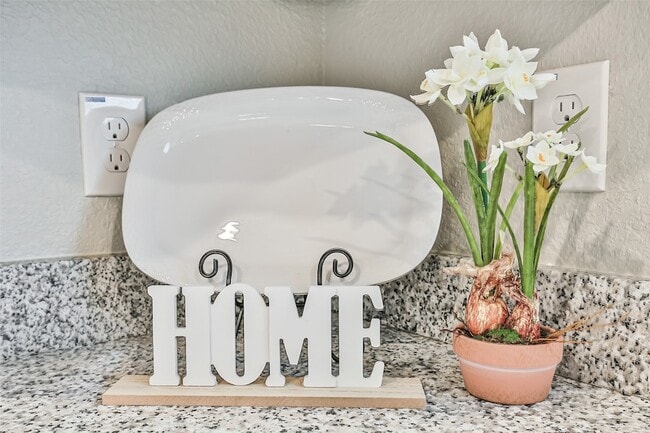 Building Photo - 12603 Telge Rd Unit 13E