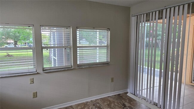 Photo - 1657 Tremont Ln