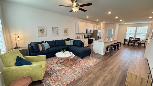 Building Photo - 153 Roxanne Dr Unit ID1344198P