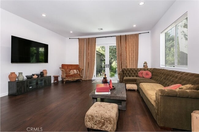 Photo - 5825 Fulton Ave