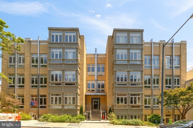Building Photo - 2363 Champlain St NW Unit 3