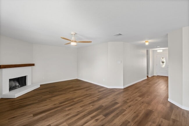 Photo - 2140 Hacienda Ct