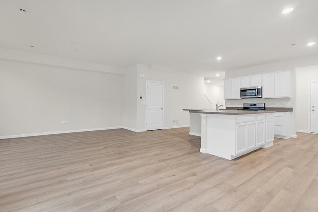 Photo - 5913 Hawkweed Dr