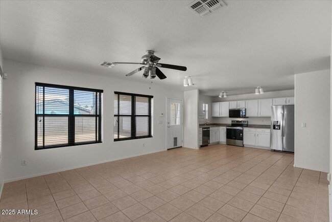 Photo - 2730 E Cambridge Ave