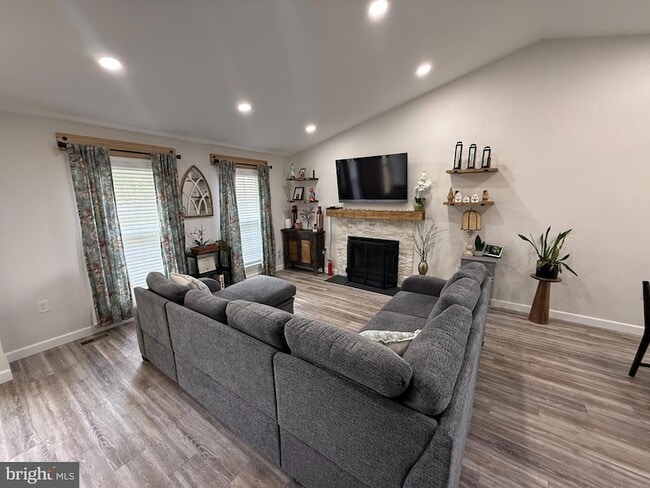 Photo - 305 Crosswinds Dr