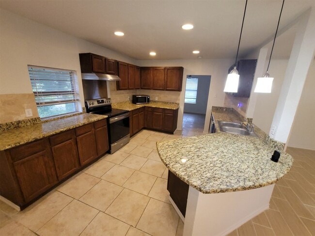 Photo - 110 La Fawn Cir