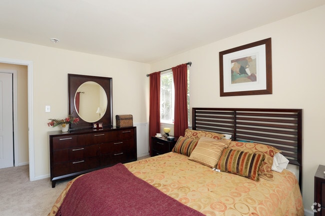 Bedroom - Arundel Apartments Homes