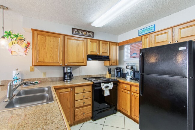 Photo - 633 W Beach Blvd Unit SI ID1541217P