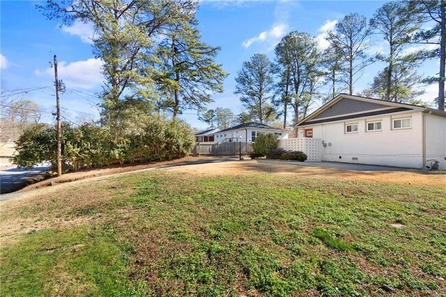 Photo - 2026 Harwinor Rd SE