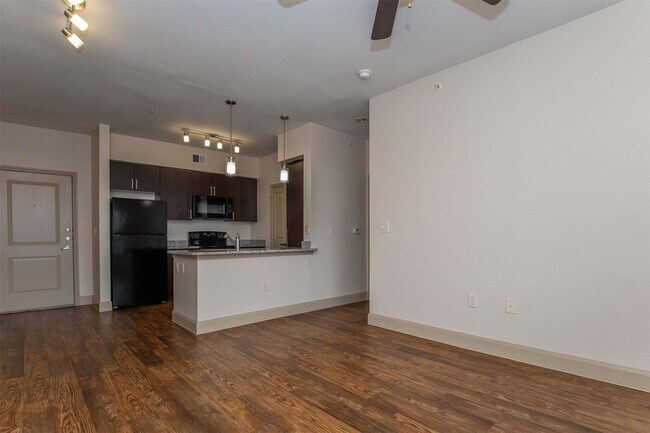 Photo - 2930 Plum Creek Ln Unit 313