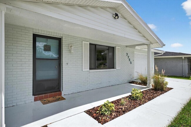 Photo - 7725 Summertree Ln