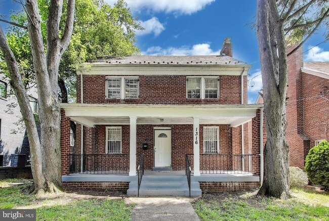 Building Photo - 1316 Van Buren St NW