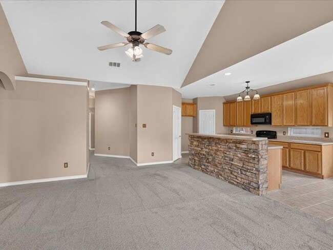Photo - 5912 Meadowglen Dr