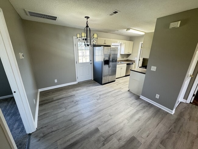 Photo - 105 Lorien Cir
