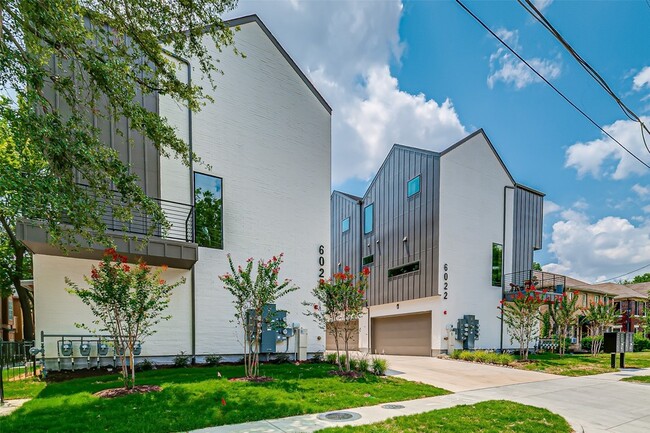 Photo - 6028 Lewis St Unit 202