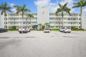 Photo - 4014 Yarmouth E Unit A