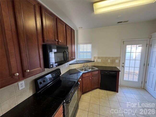 Photo - 12069 Stratfield Pl Cir