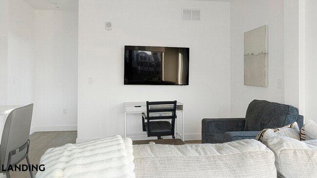 Photo - 1007 S Mint St Unit 801