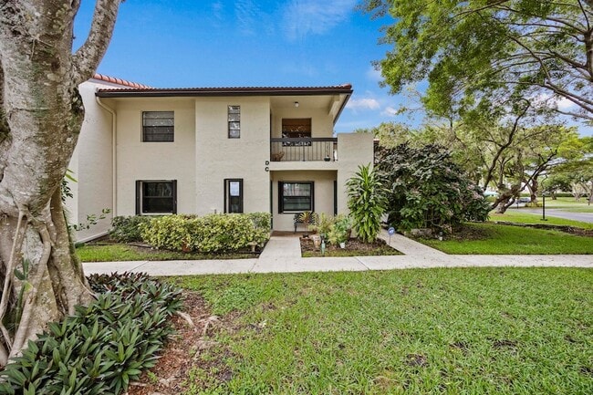 Building Photo - 21691 Tall Palm Cir Unit 3C