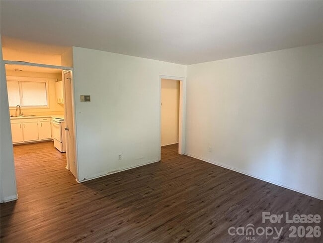 Photo - 544 Blendwood Dr