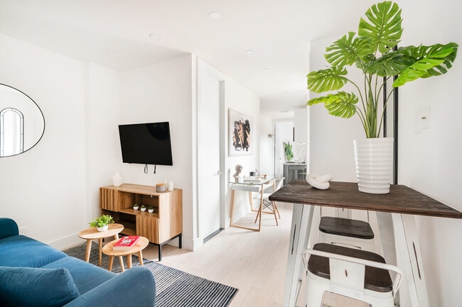 Photo - 515 W 48th St Unit FL4-ID1022059P