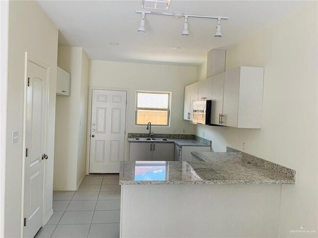 Photo - 810 S Michigan St Unit 2