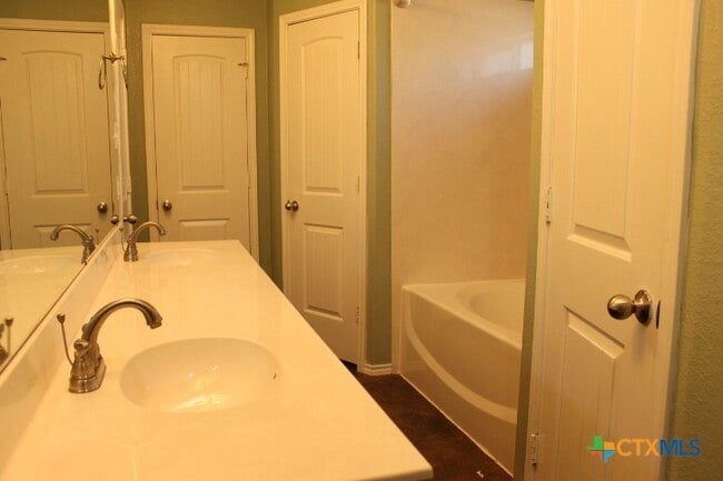 Photo - 2521 Heartland Ave