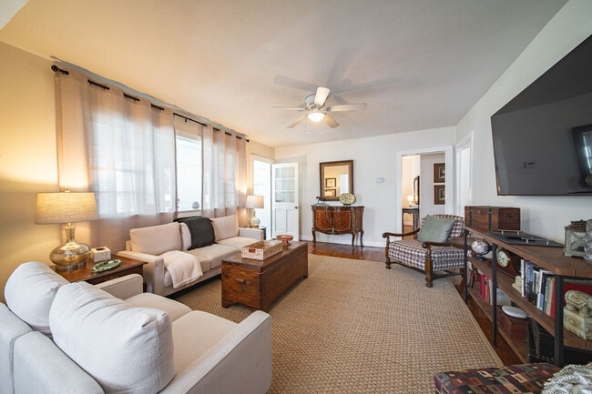 Building Photo - 161 Calhoun Rd Unit ID1351221P