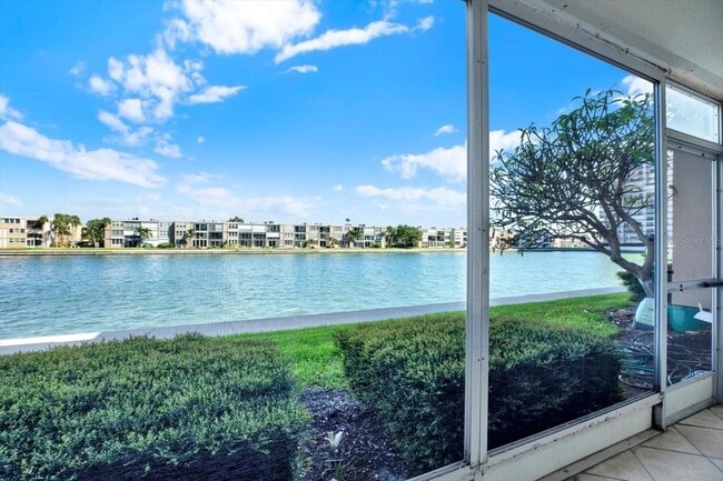 Photo - 7625 Sun Island Dr S Unit 107