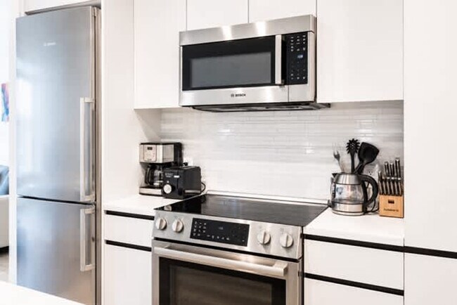 Photo - 131-149 Seaport Boulevard-SI FL12-ID1583755P Unit SI FL12-ID1583755P