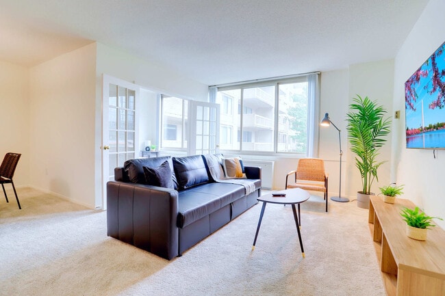 Building Photo - 1600 S Eads St Unit FL6-ID1022408P