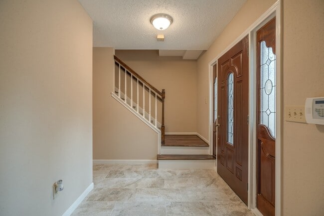 Photo - 11 Robin Run Dr