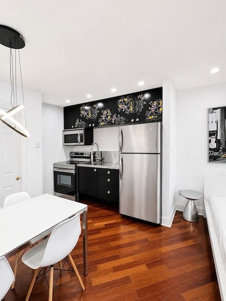 Photo - 320 49th St Unit 3c