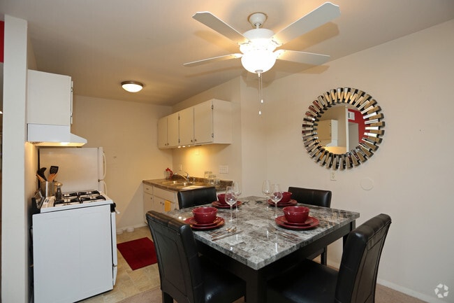 Eating area - Lake Point Terrace