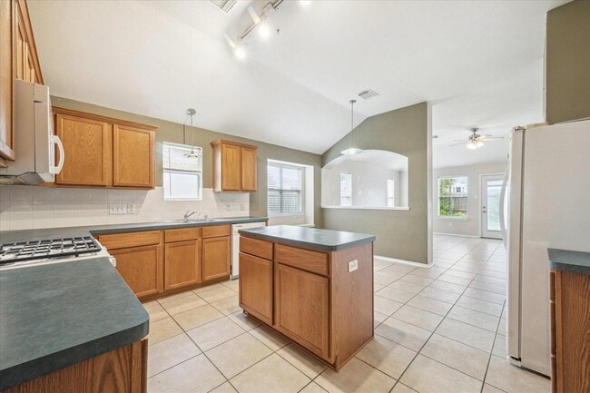Photo - 9717 Cottage St