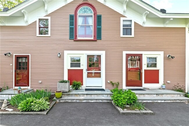 Photo - 97 Narragansett Ave