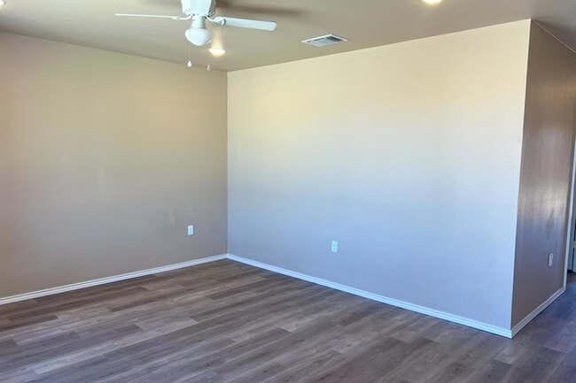 Photo - 3118 E Cornell St