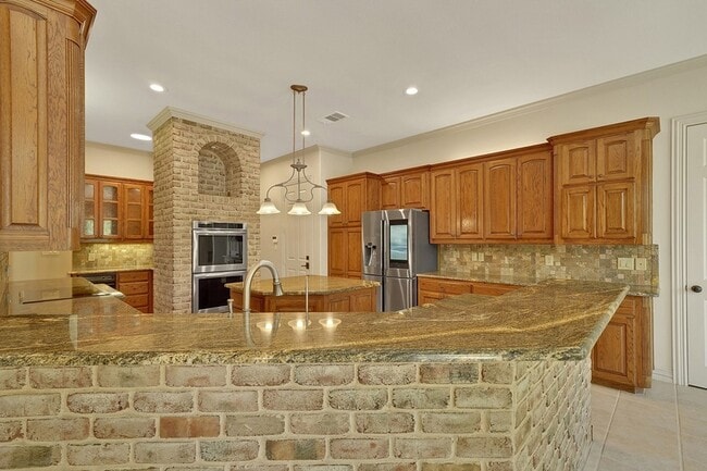 Photo - 10111 Bluffview Cir