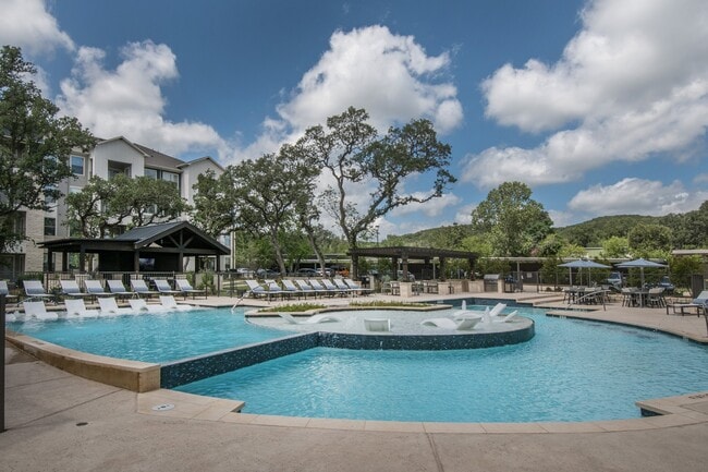 Photo - Marquis Dominion