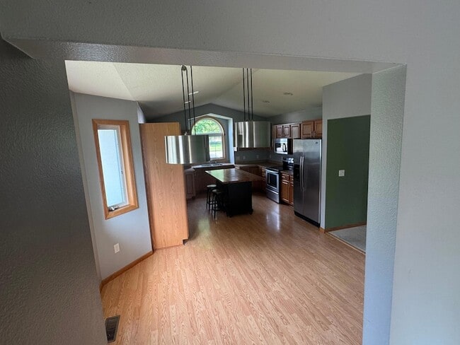 Photo - 1908 Prairie Ave SW